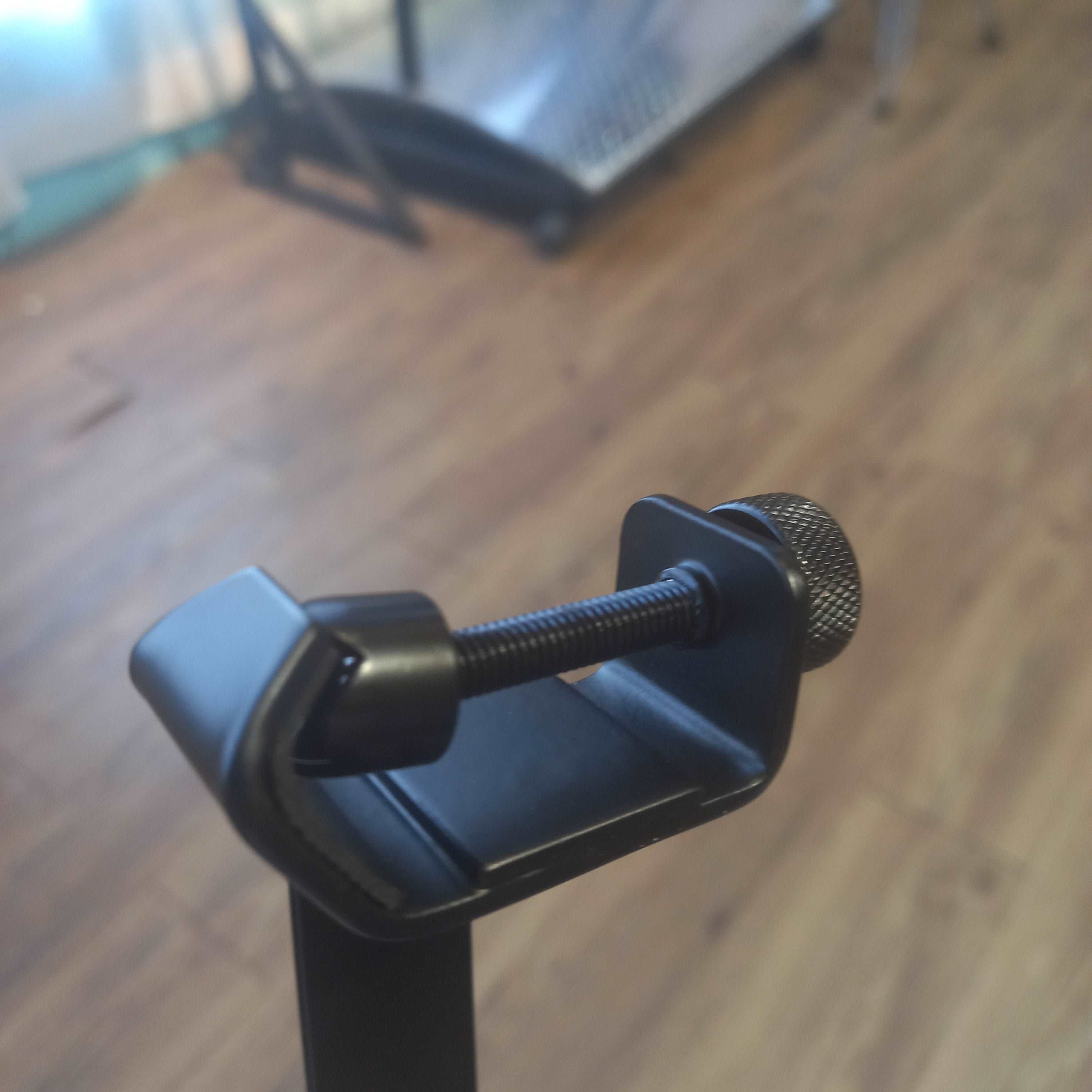 DISPLAY CLEARANCE - ISK HEADPHONE HANGER ISKHH-1 | ISK , Zoso Music