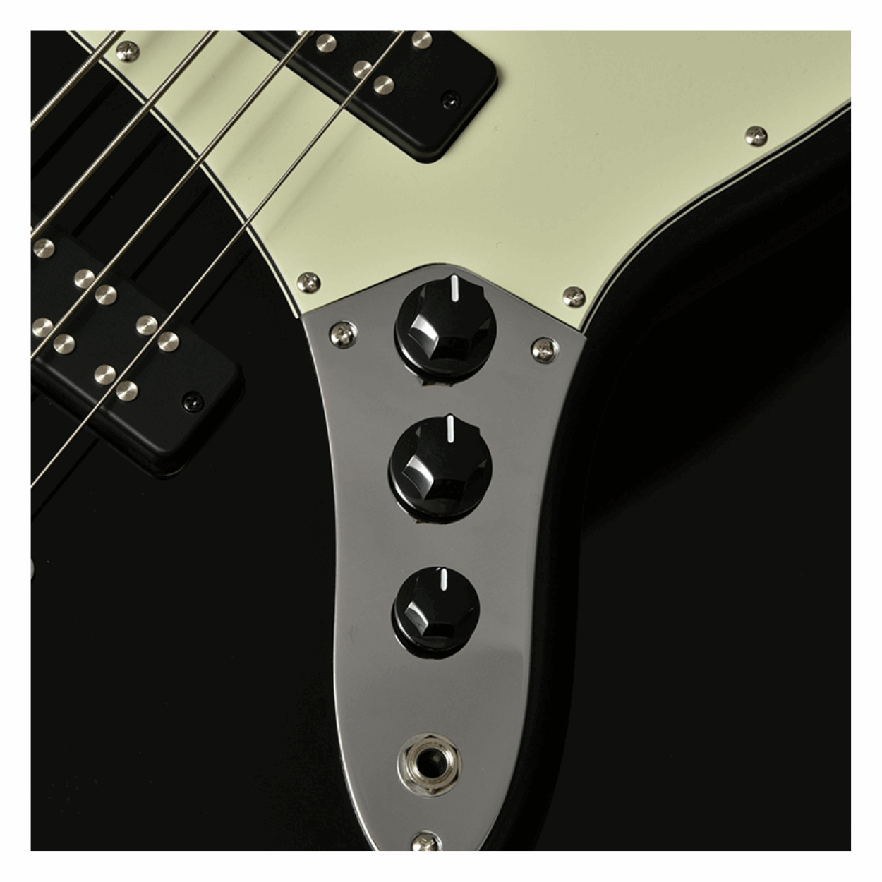 Bacchus Bjb-2-rsm/m- Blk Universe Series Roasted Maple Electric Bass, Black With Bag