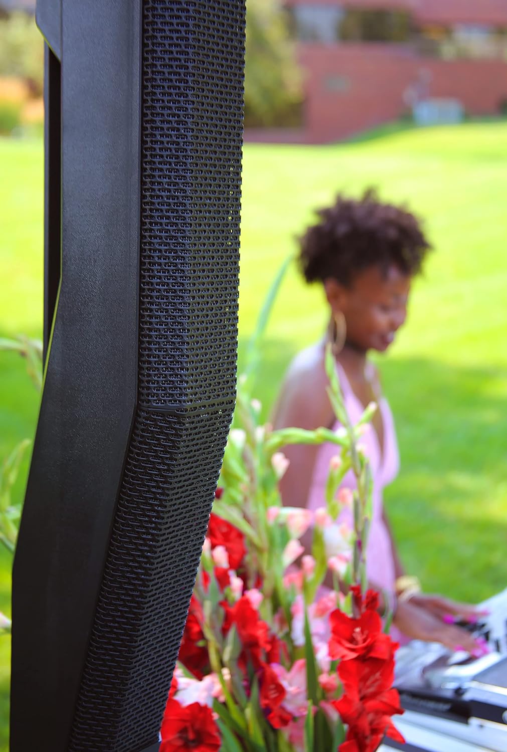 EV Electro-Voice Evolve 50 Powered Column Speaker - Black
