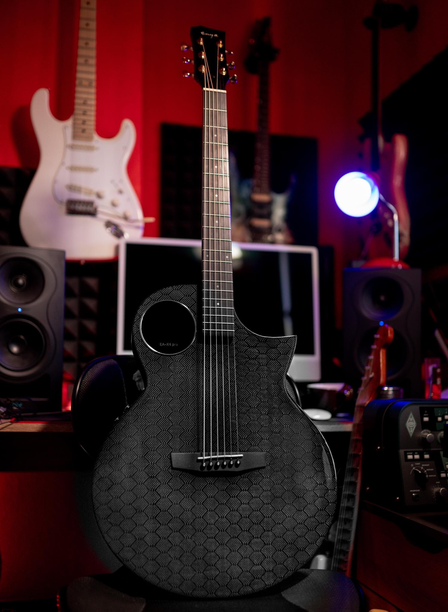 Enya X4 Pro Carbon Fiber Acousticplus® Guitar