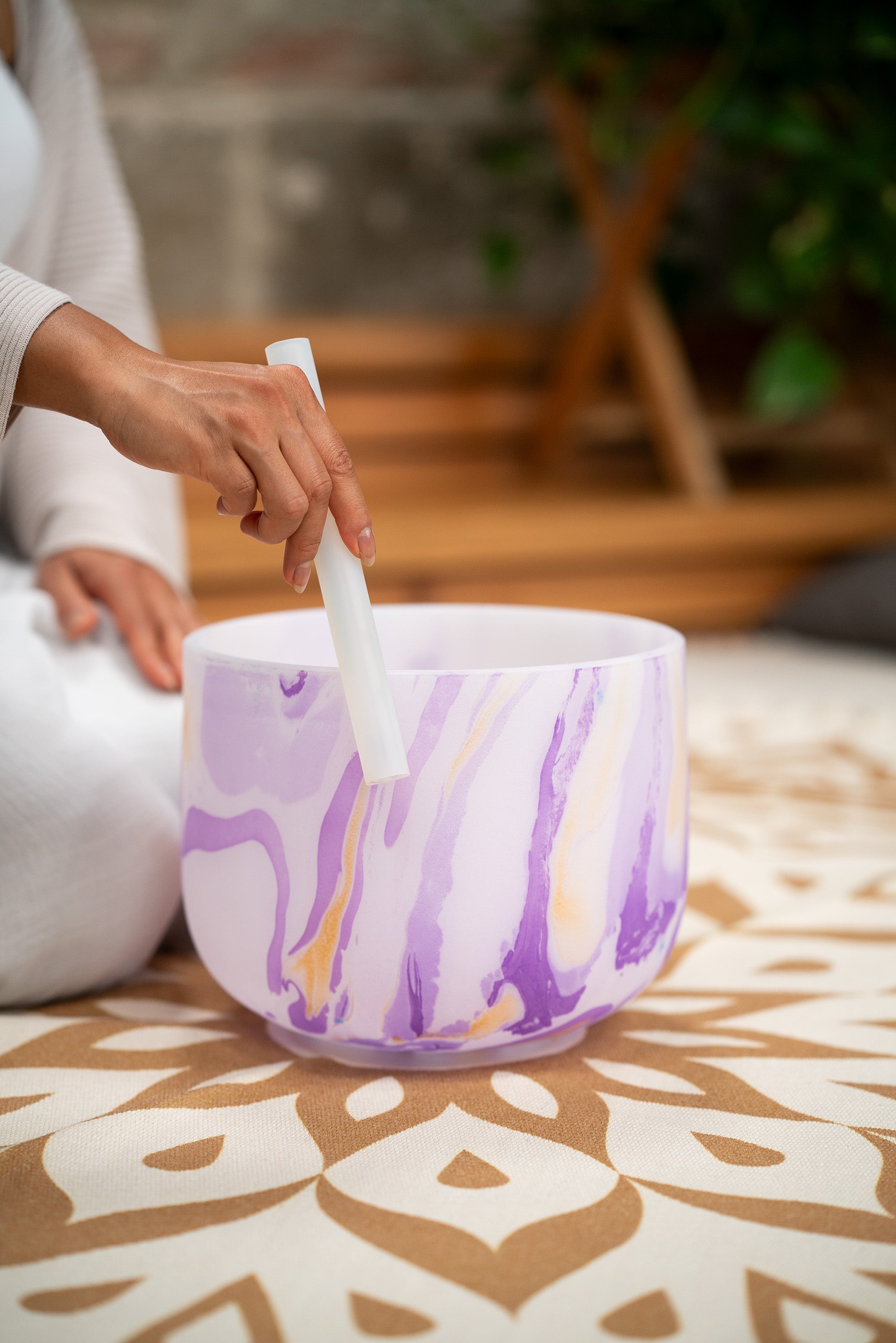 Meinl Sonic Energy MCSB10B 10" Marble Crystal Singing Bowl B4, Purple, 432 Hz,Crown Chakra |  MEINL |  SINGING BOWL |  Zoso Music