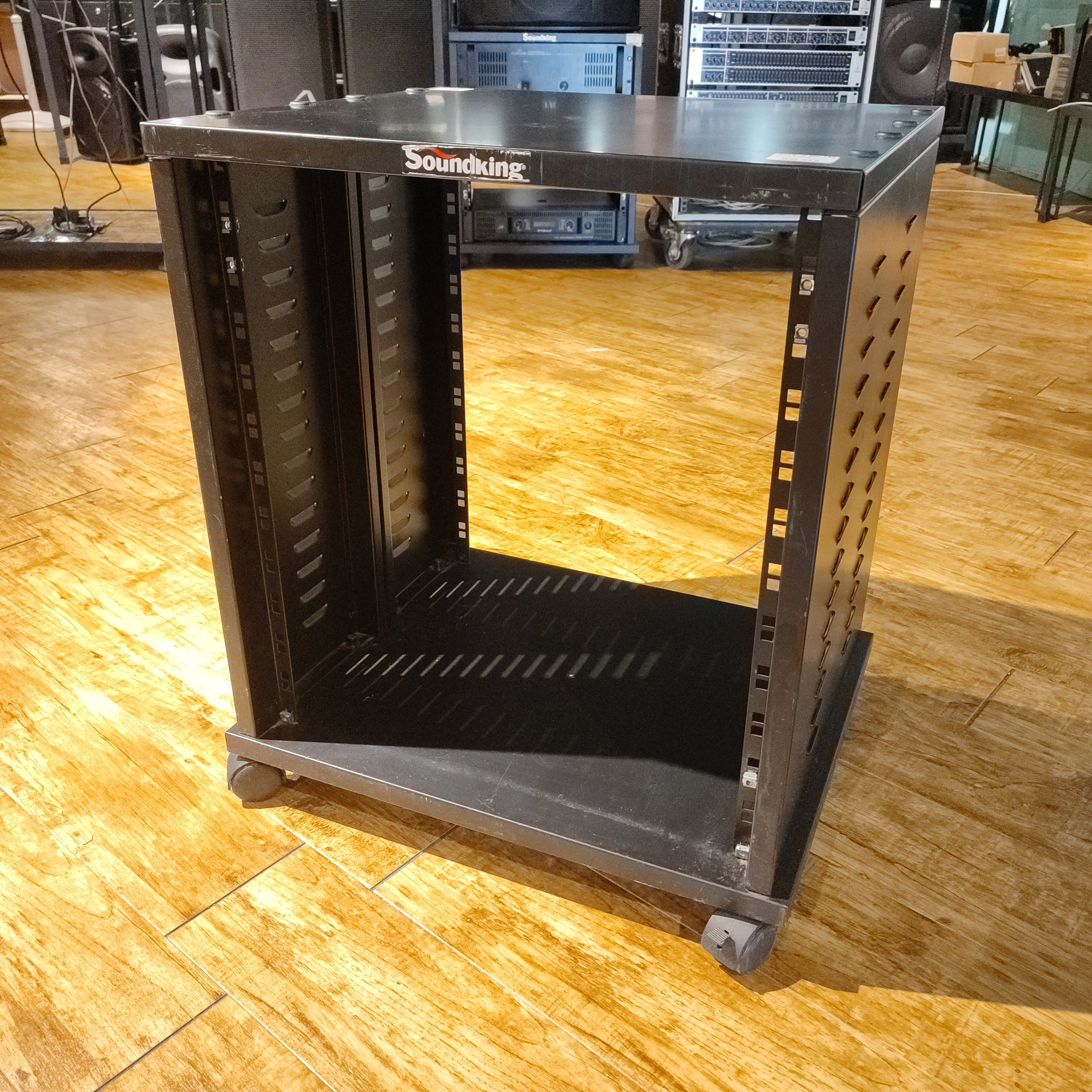 DISPLAY CLEARANCE - SOUNDKING AUDIO RACK 12 U | SOUNDKING , Zoso Music