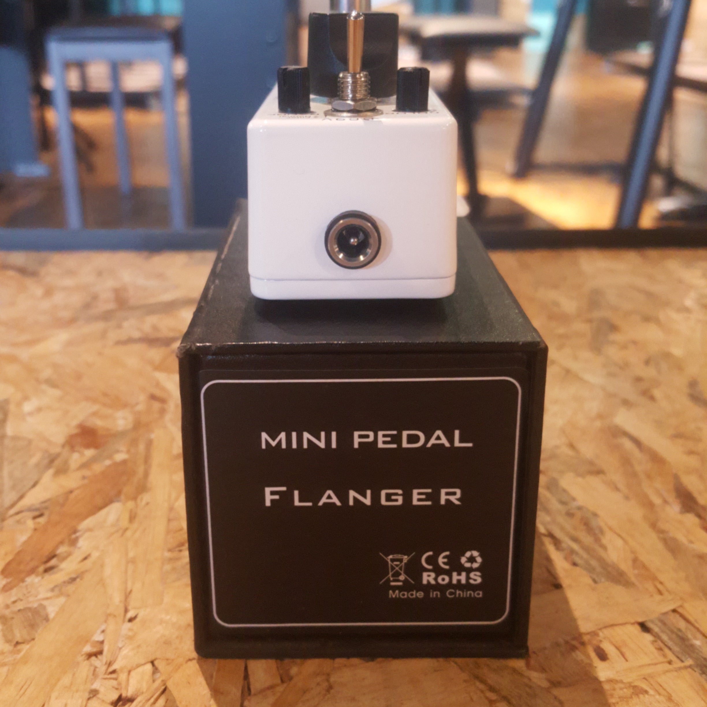 DISPLAY CLEARANCE - ROWIN EFFECT PEDAL FLANGER ROWLEF312 STAX WHITE | ROWIN , Zoso Music