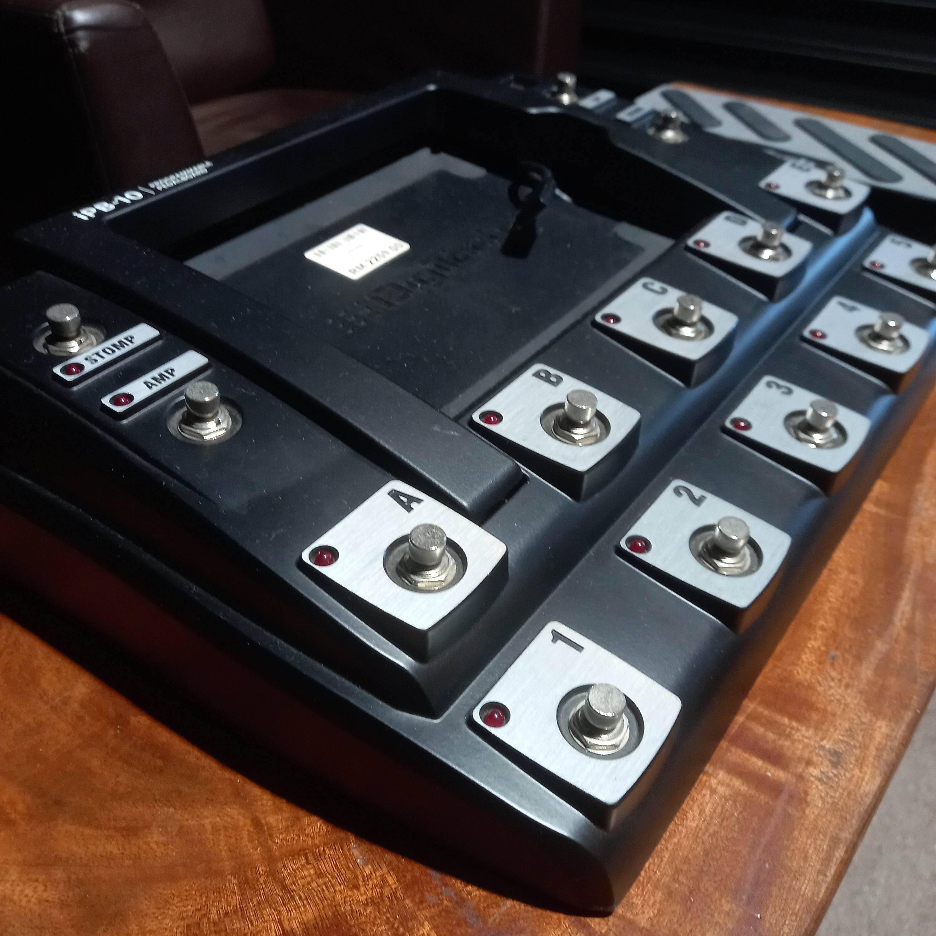 DISPLAY CLEARANCE - DIGITECH IPB-10 IPAD PEDALBOARD DIGIPB1004 | DIGITECH , Zoso Music