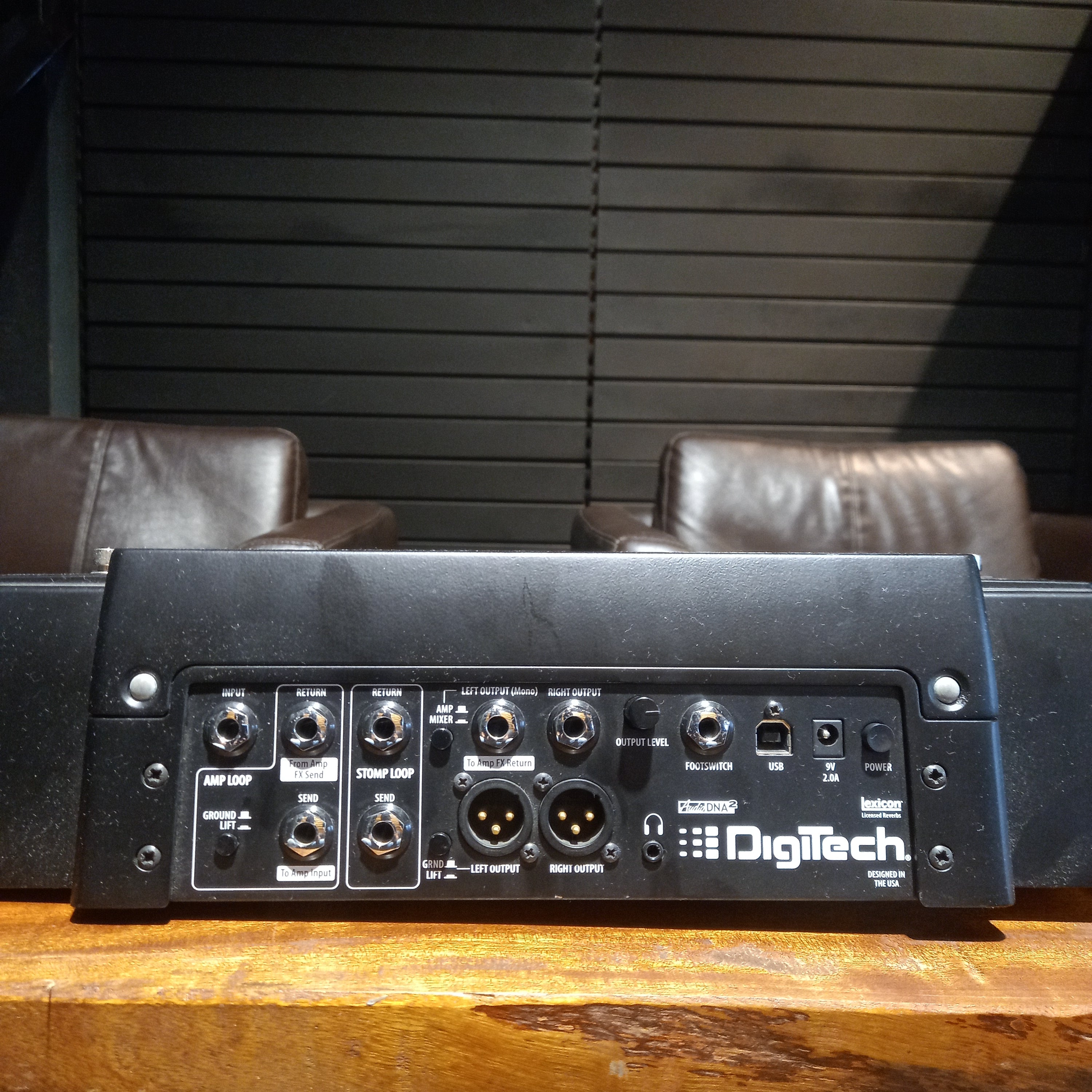 DISPLAY CLEARANCE - DIGITECH IPB-10 IPAD PEDALBOARD DIGIPB1004 | DIGITECH , Zoso Music