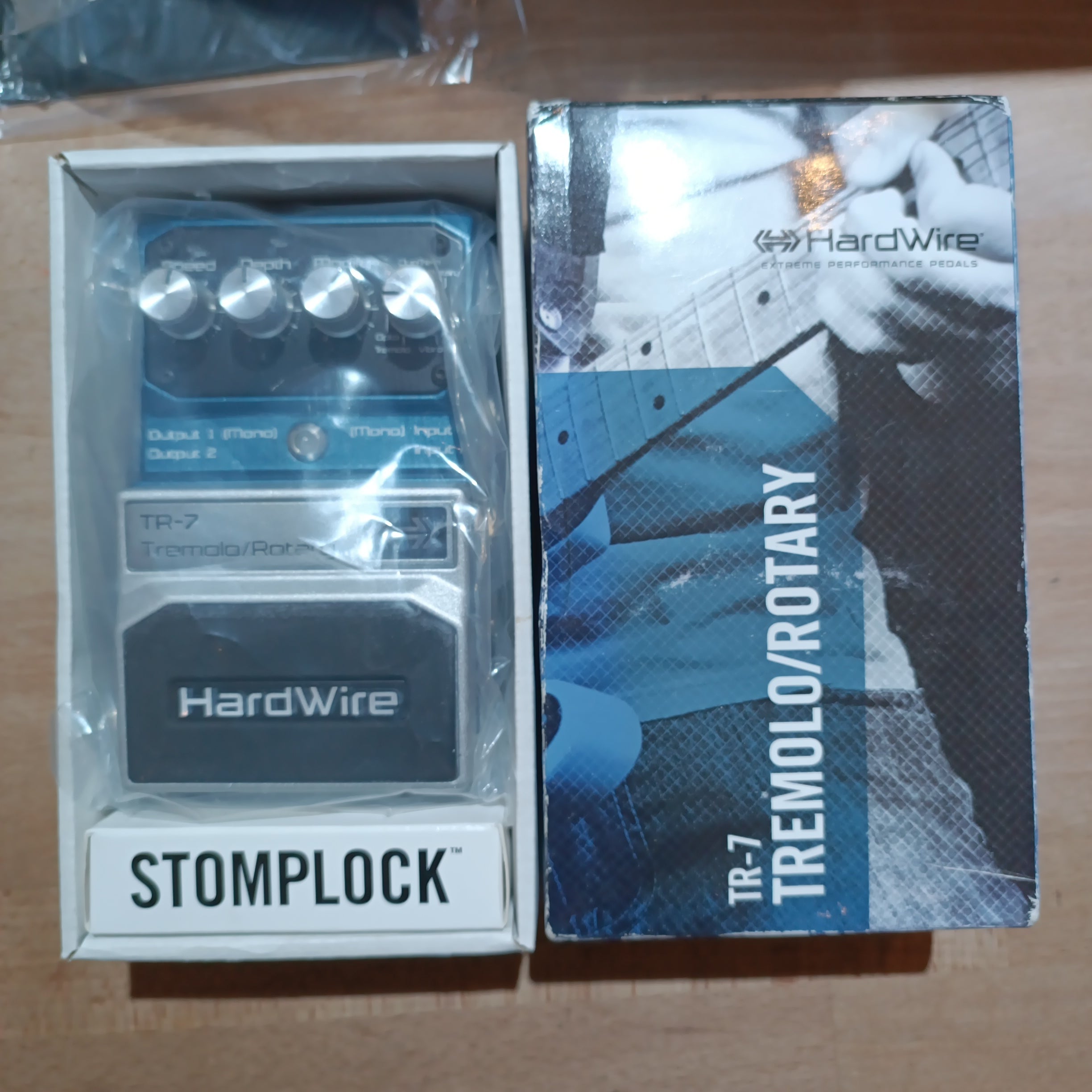 DISPLAY CLEARANCE DIGITECH HARDWIRE STEREO TREMOLO/ROTARY & VIBRATO | DIGITECH , Zoso Music