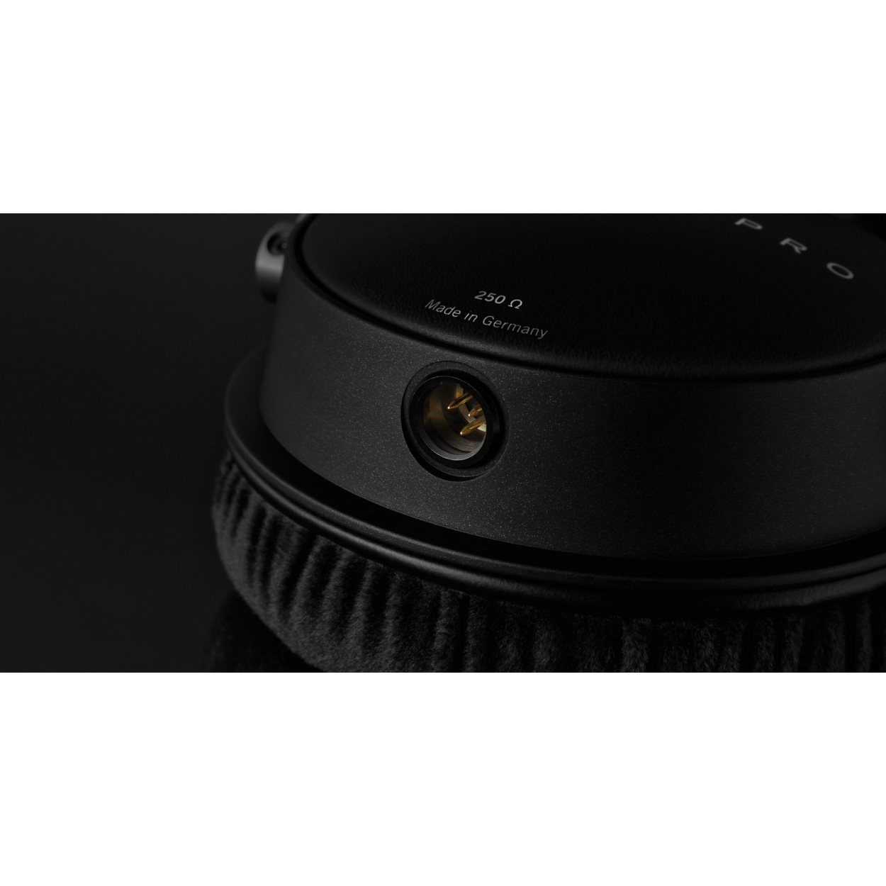 BEYERDYNAMIC DT1770 PRO 250 OHMS TESLA STUDIO REFERENCE HEADPHONE FOR MIXING MASTERING MONITORING CL | BEYERDYNAMIC , Zoso Music