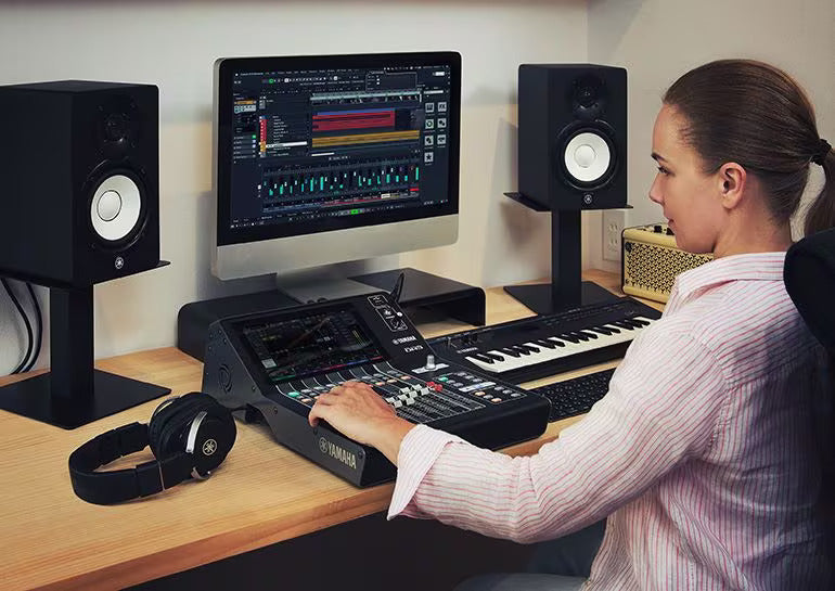 YAMAHA DM3S 22-CHANNEL DIGITAL MIXER ( STANDARD VERSION )