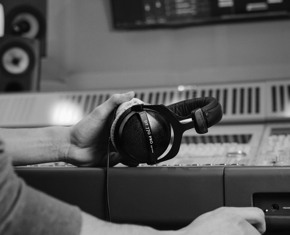 BEYERDYNAMIC DT770 PRO 250 OHMS CLOSED BACK HEADPHONE | BEYERDYNAMIC , Zoso Music