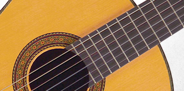 Takamine C132S Classical Guitar, Nylon String, Natural Gloss with GC S Case (Made In Japan)