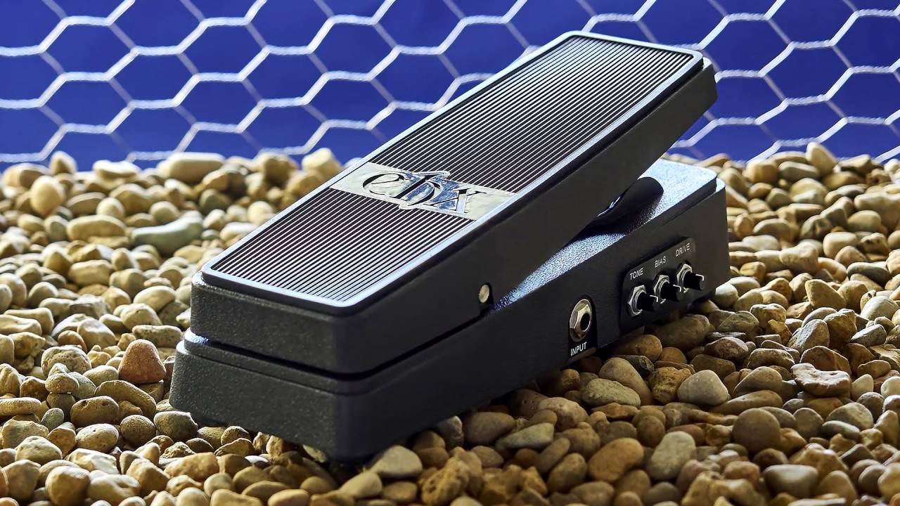 Electro-Harmonix Cockfight Plus Guitar Effects Pedal |  ELECTRO-HARMONIX |  EFFECTS |  Zoso Music